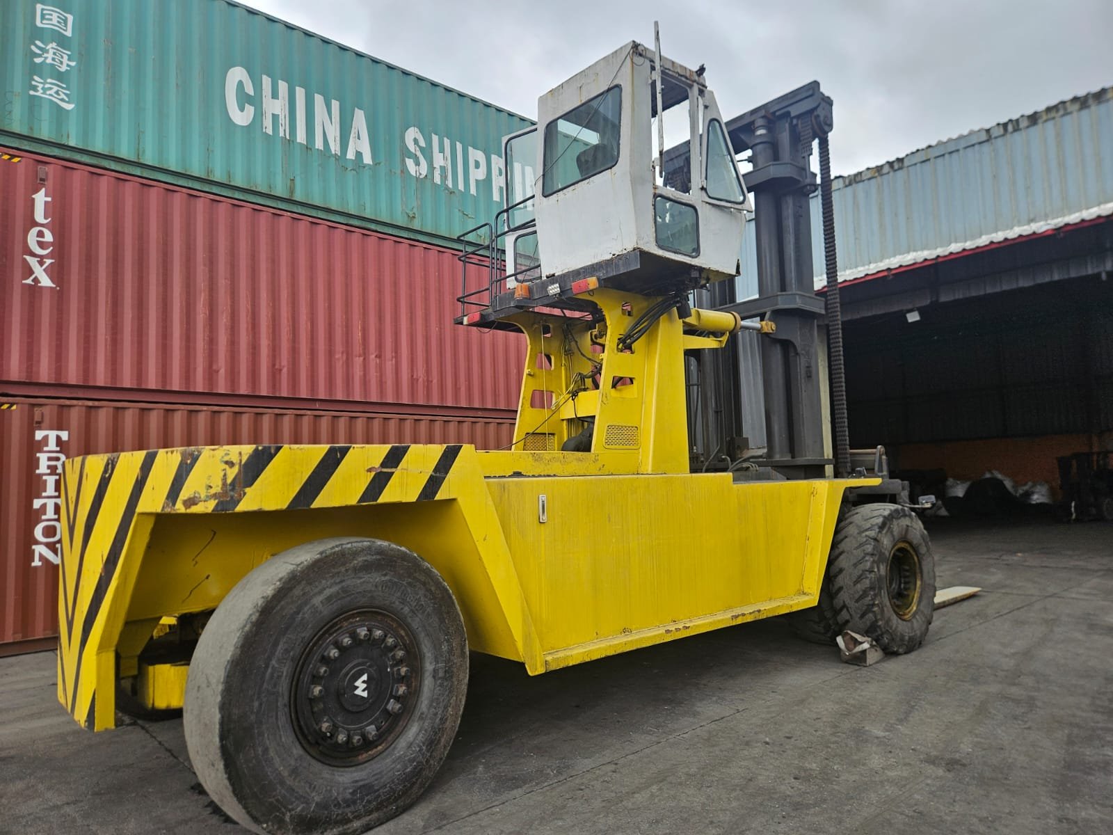 Empilhadeira Combustão - Milan - MC37