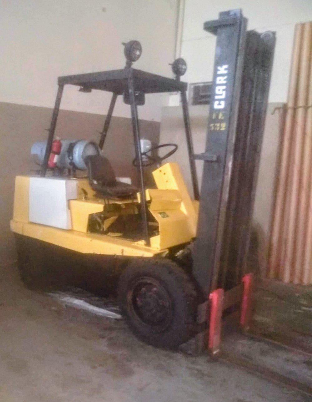 Empilhadeira Combustão - Clark - C300HY50