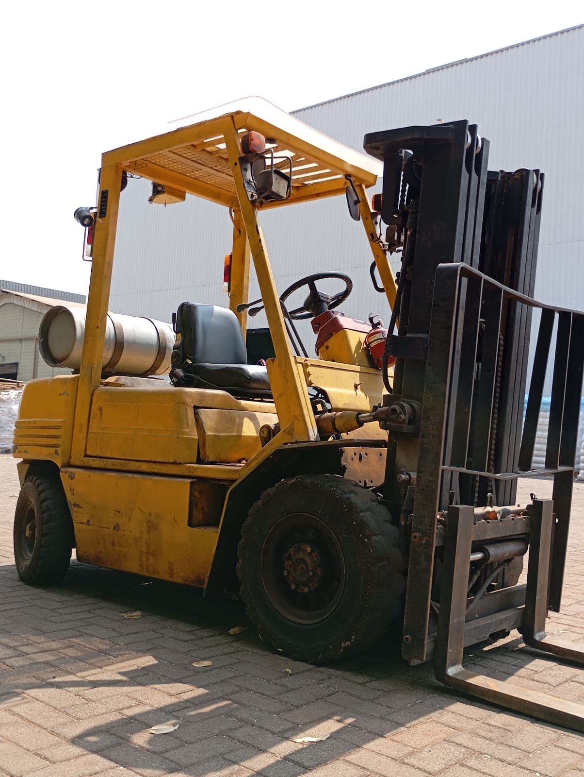 Empilhadeira Combustão - Komatsu - FG25