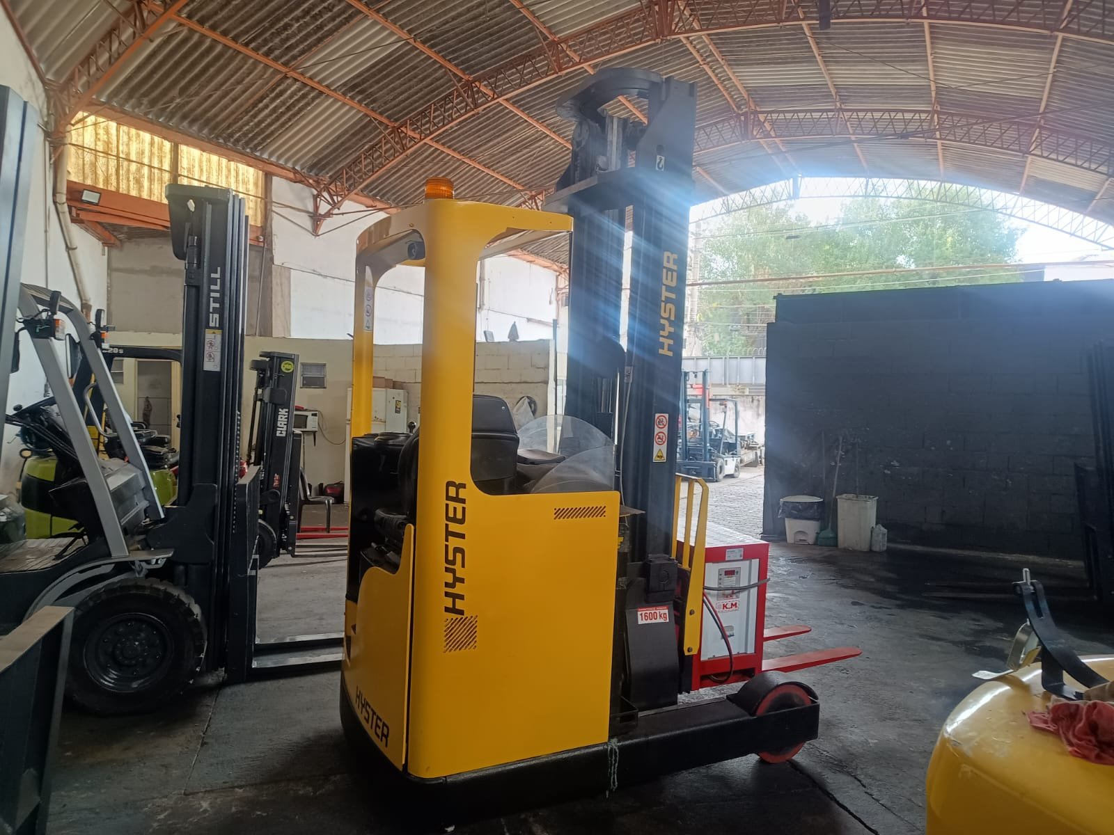 Empilhadeira Retrátil - Hyster - R1.6