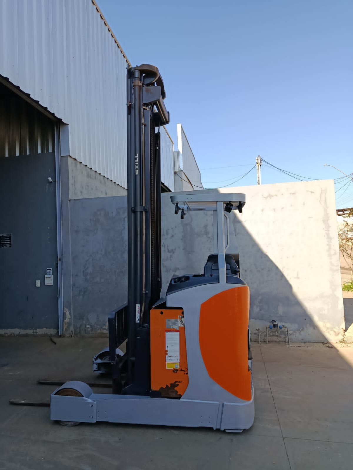 Empilhadeira Retrátil - Still - FMX17NG