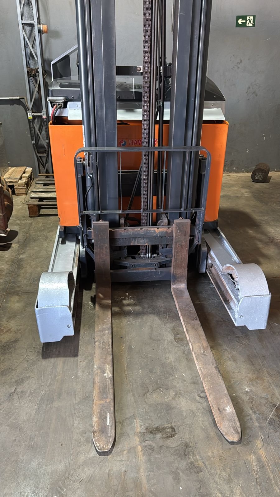 Empilhadeira Retrátil - Still - FMX17NG