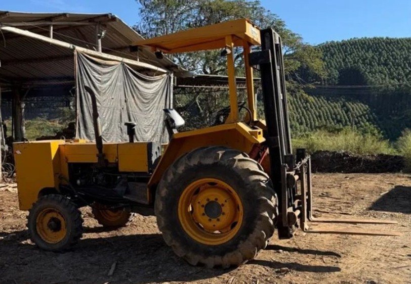 Empilhadeira Trator - Valmet - Série Prata