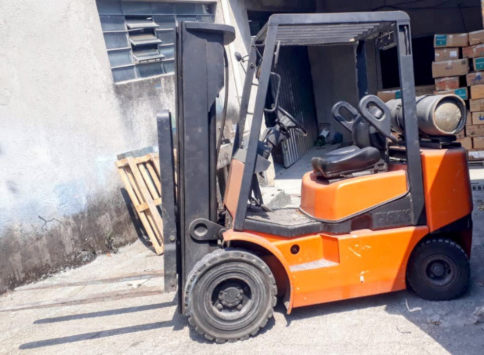 Empilhadeira Combustão - Clark - CGP25