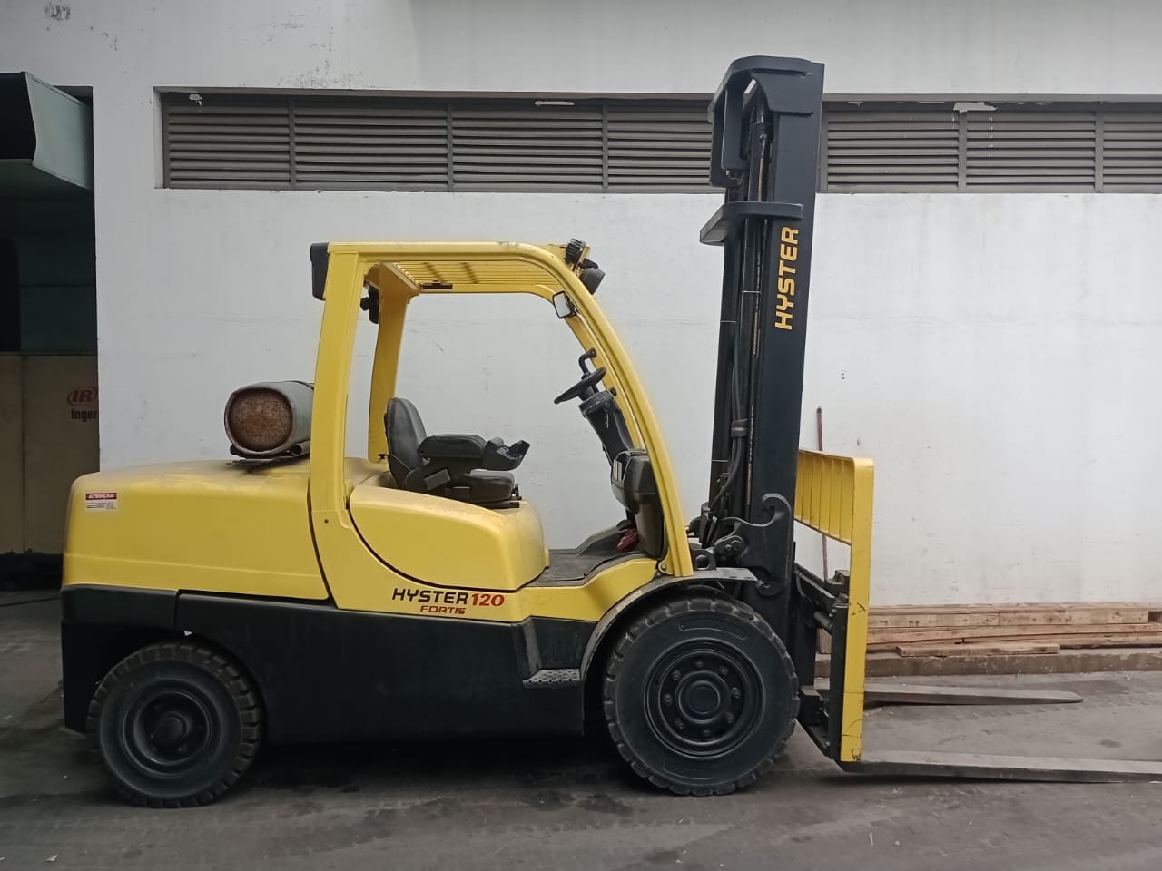 Empilhadeira Combustão - Hyster - H120FT