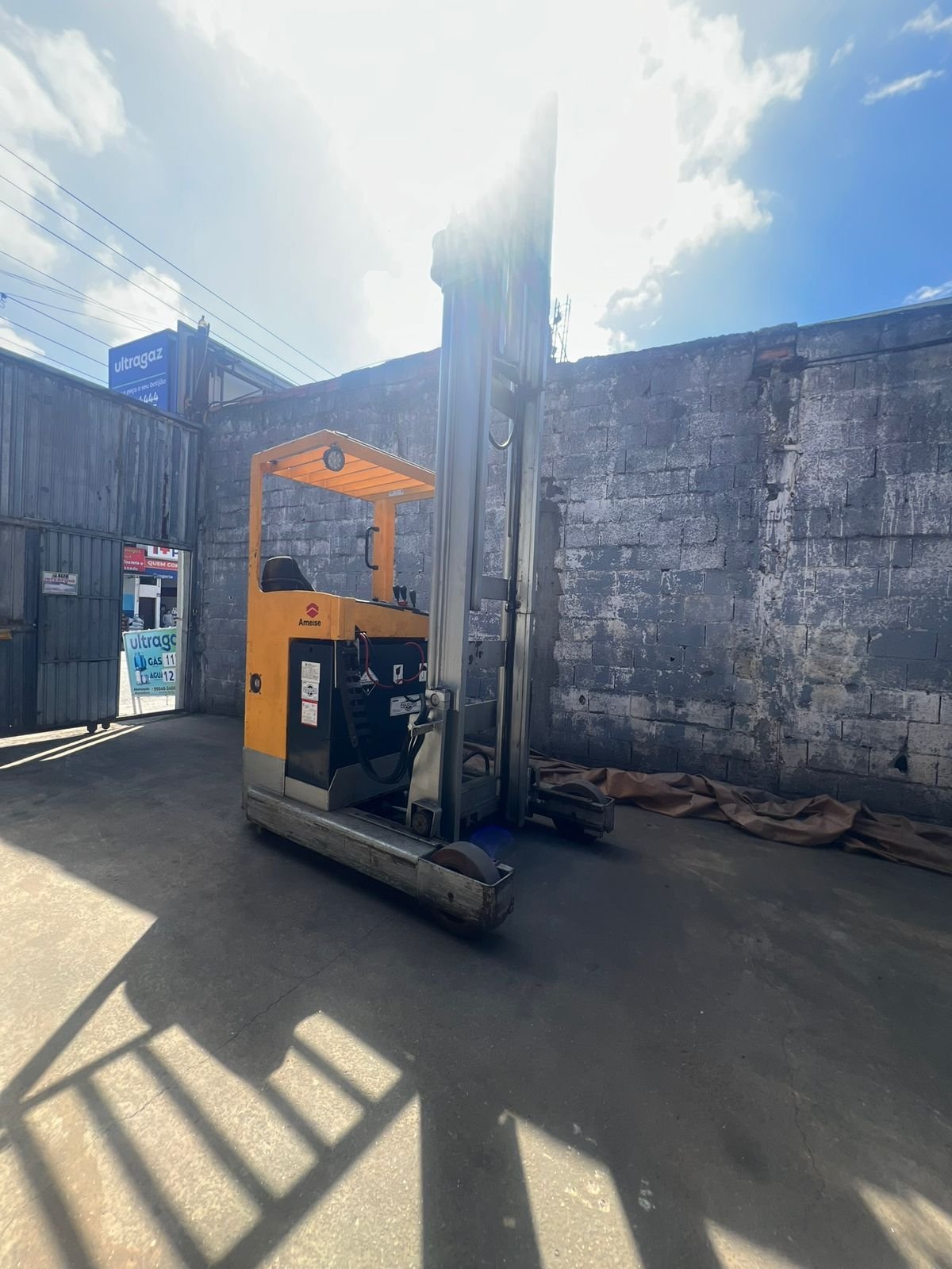 Empilhadeira Retrátil - Ameise - ETV2000