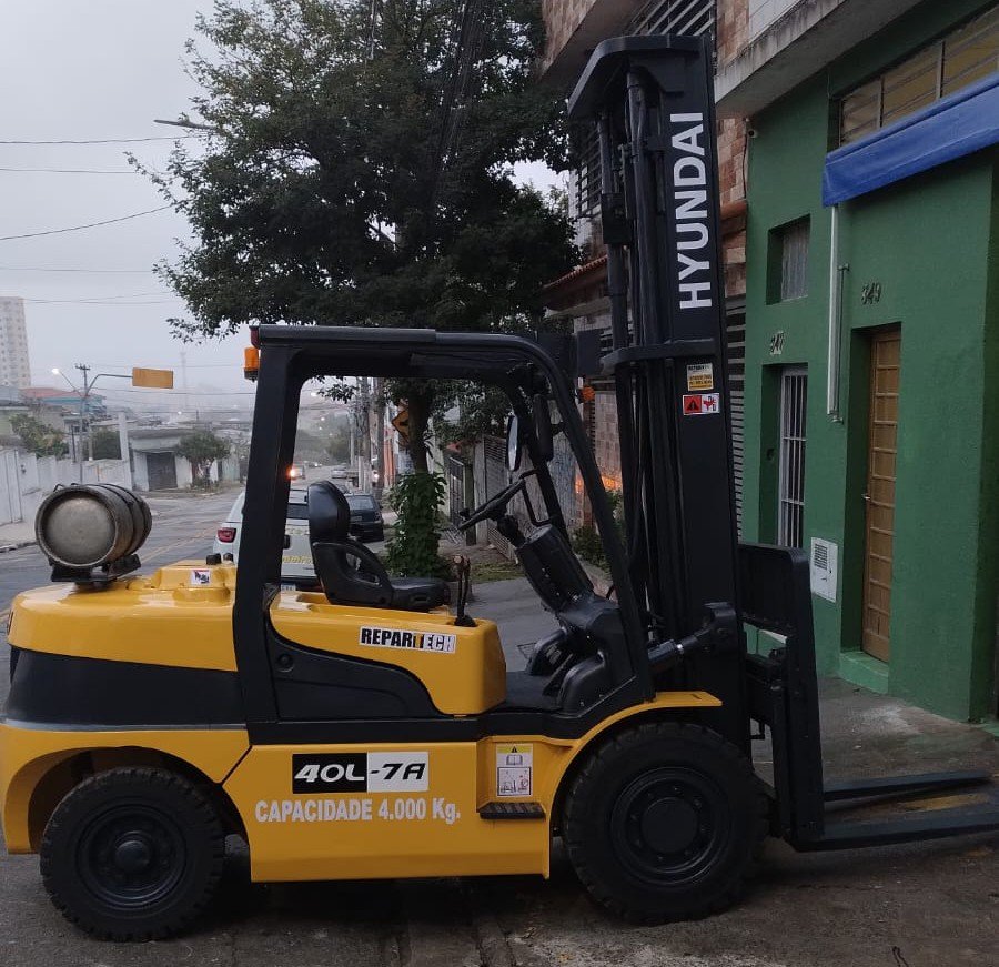 Empilhadeira Combustão - Hyundai - 40L7A