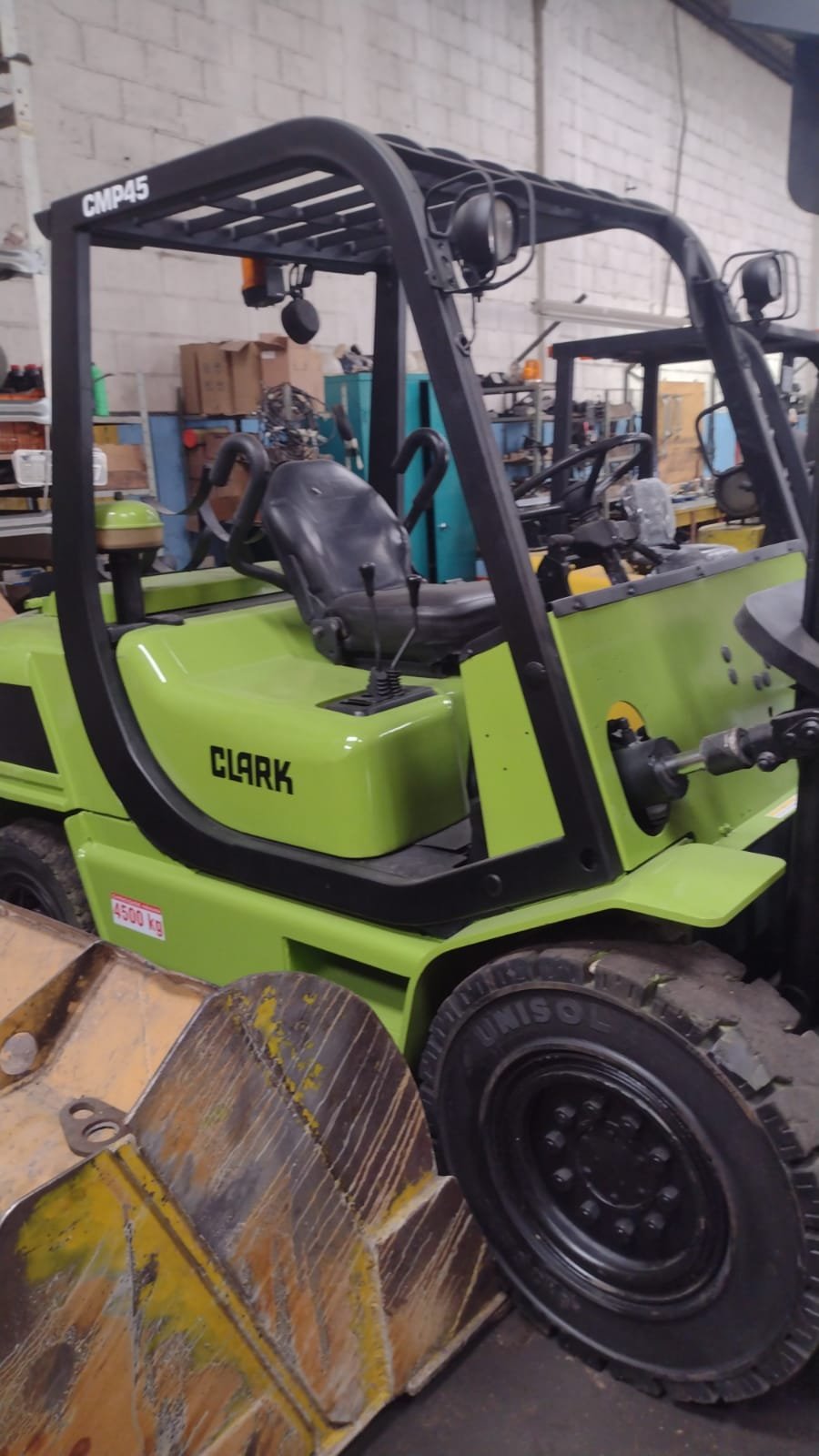 Empilhadeira Combustão - Clark - CMP45
