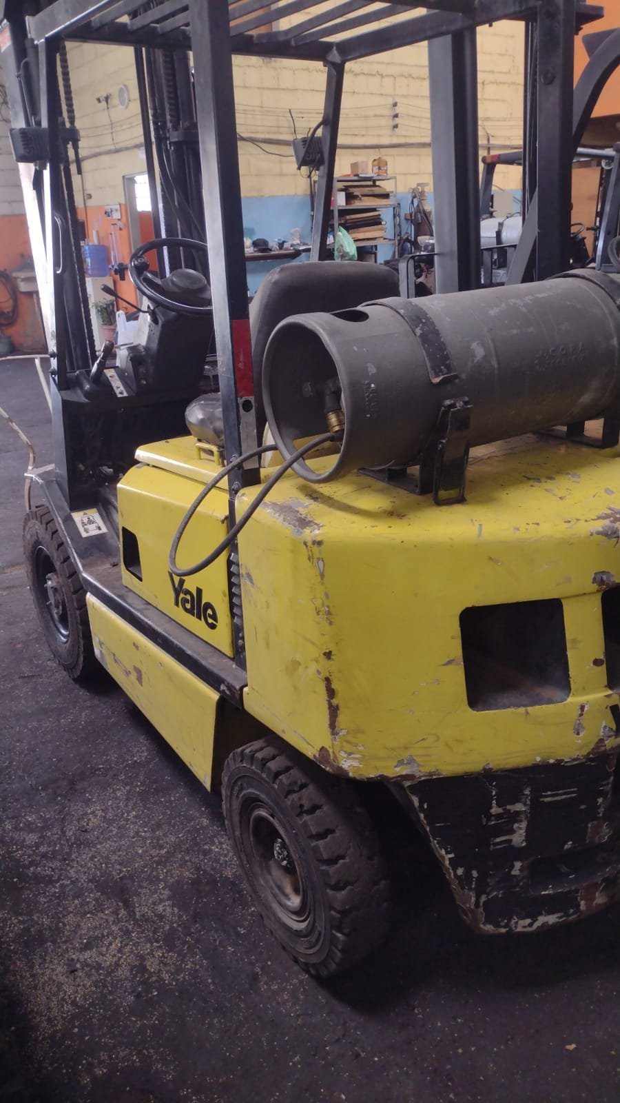 Empilhadeira Combustão - Yale - GP25RE