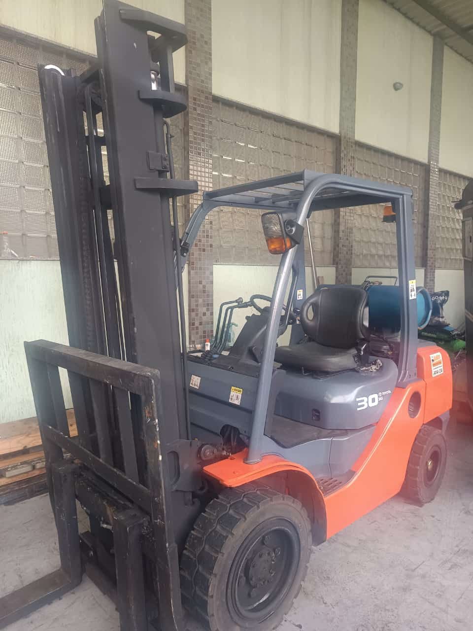 Empilhadeira Combustão - Toyota - 8FG30