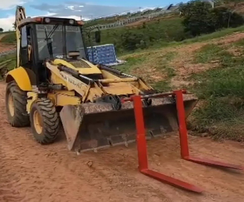 Garfos Paleteiro para Retroescavadeira - FLD - Garfos