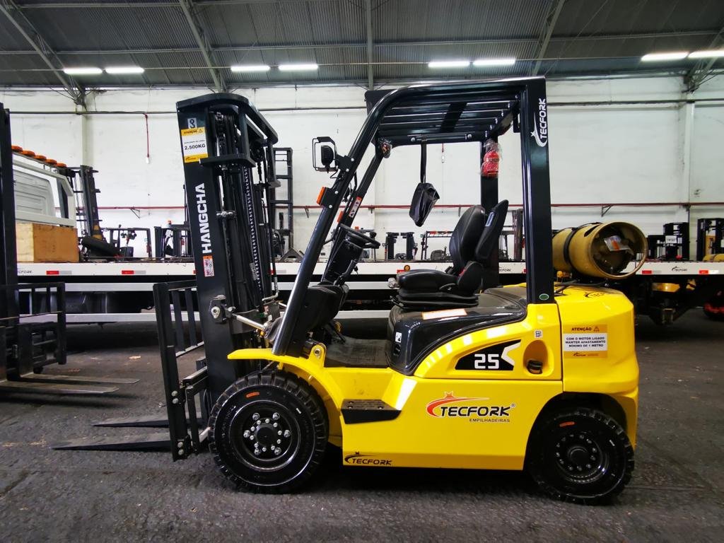 Empilhadeira Combustão - Hangcha - CPQD25