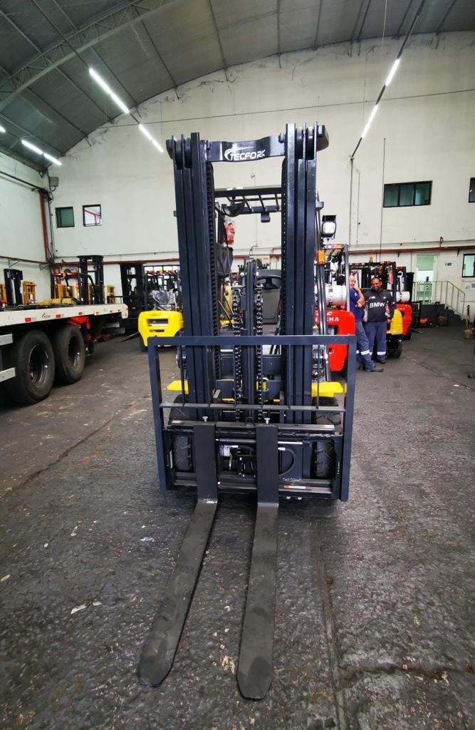 Empilhadeira Combustão - Hangcha - CPQD25