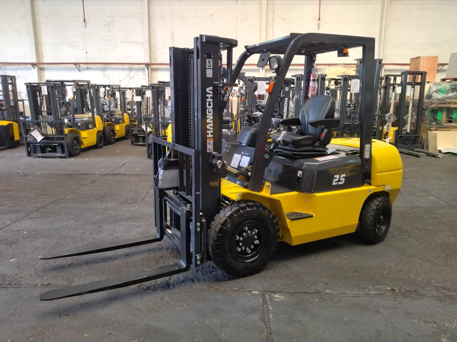 Empilhadeira Combustão - Hangcha - CPCD25