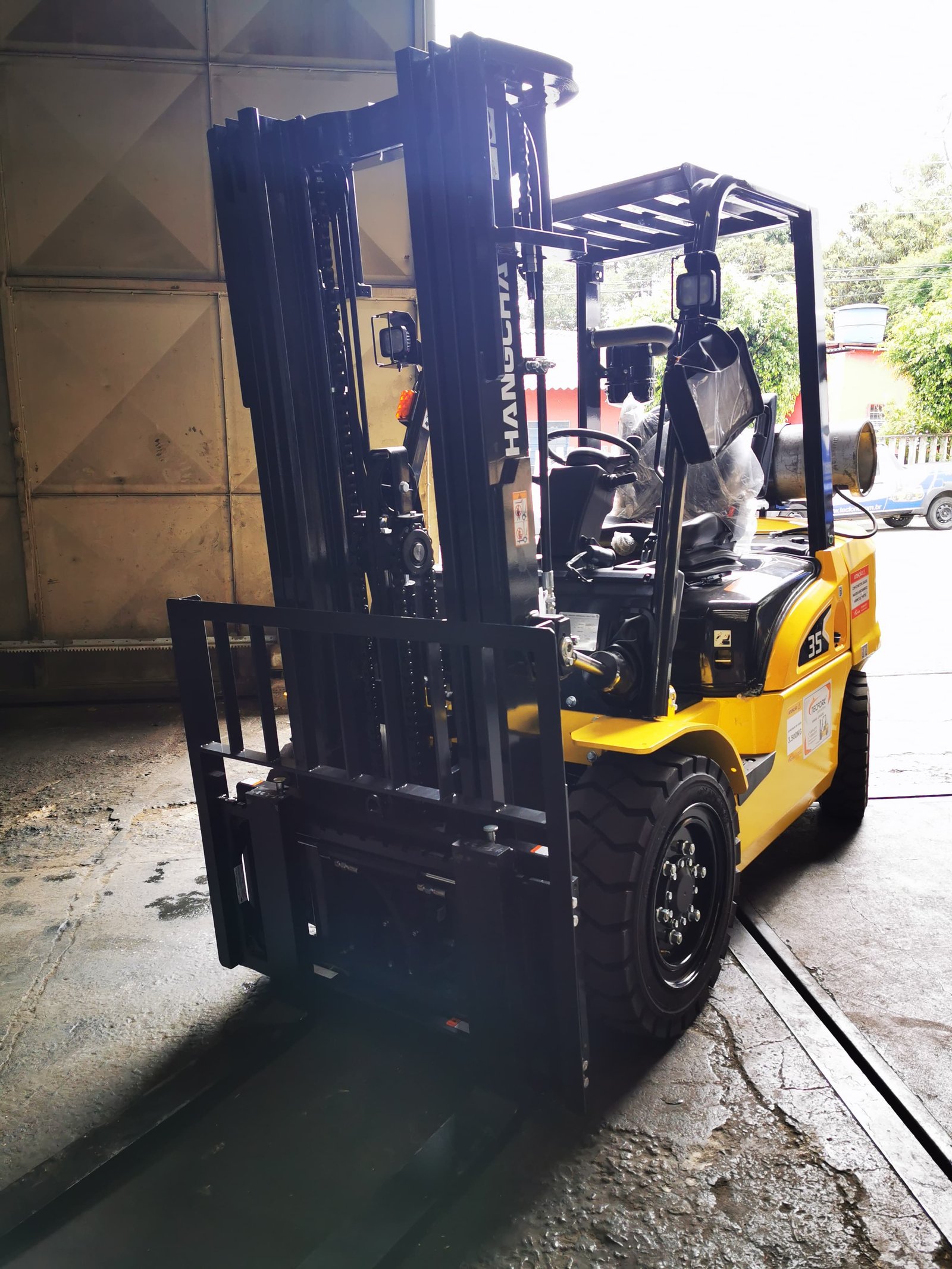 Empilhadeira Combustão - Hangcha - CPQD35