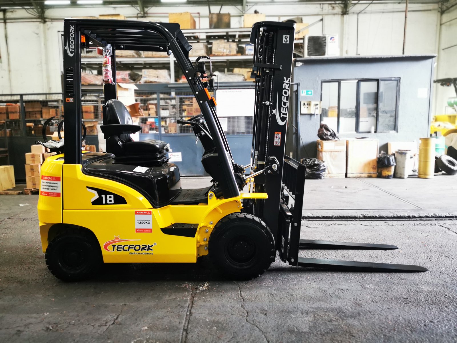 Empilhadeira Combustão - Hangcha - CPQD18