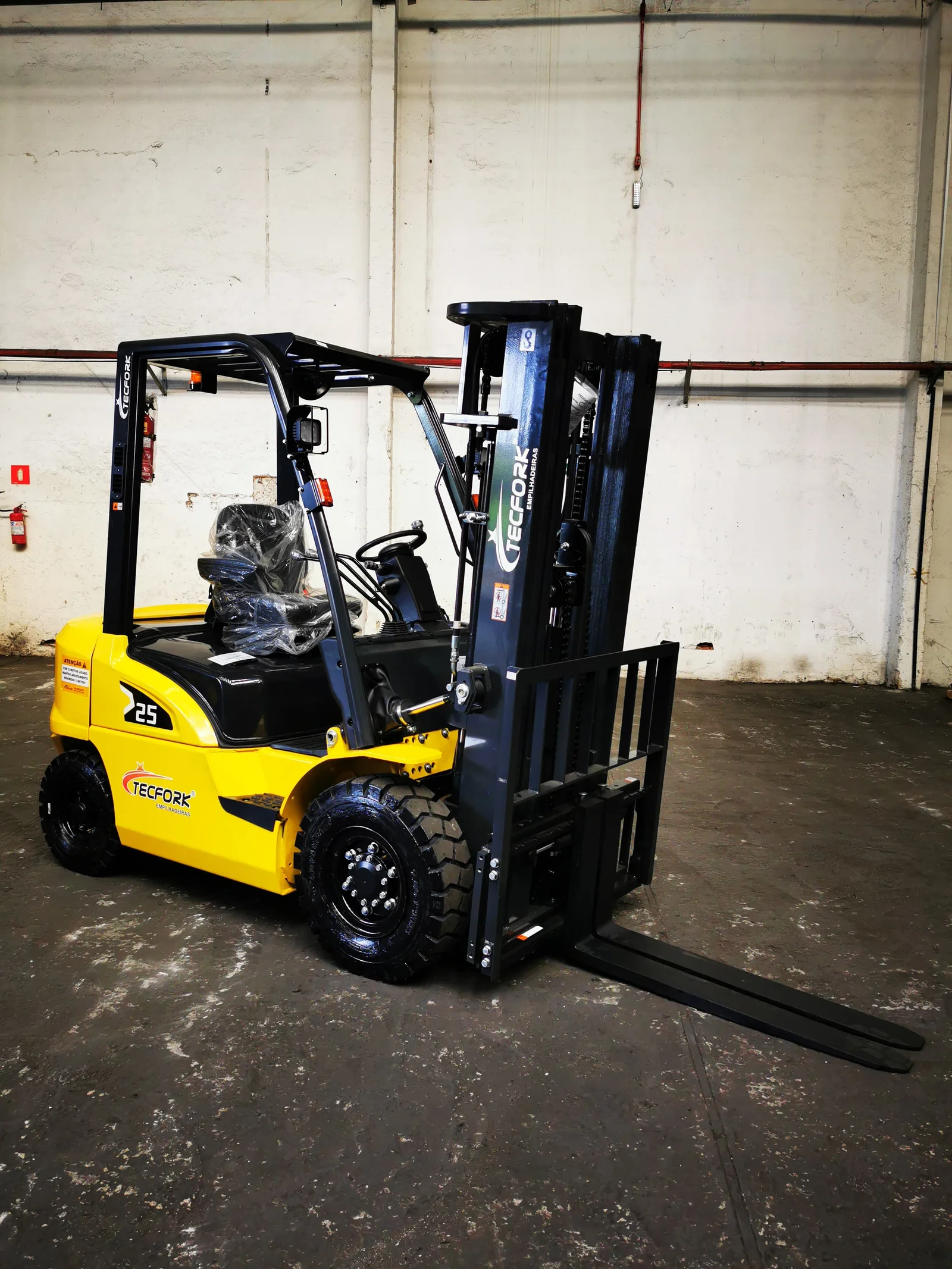 Empilhadeira Combustão - Hangcha - CPCD25