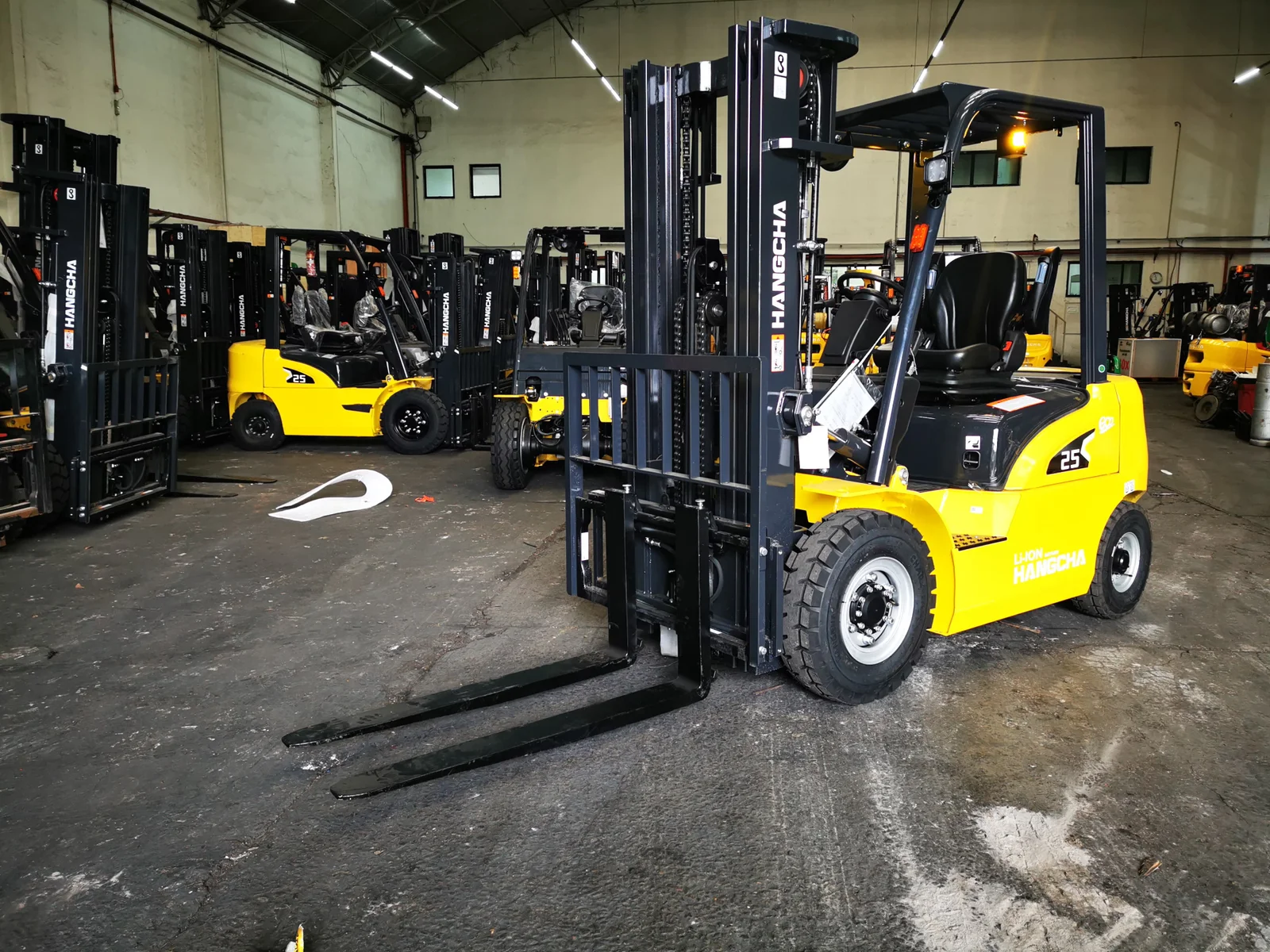 Empilhadeira Contrabalanceada - Hangcha - CPD25