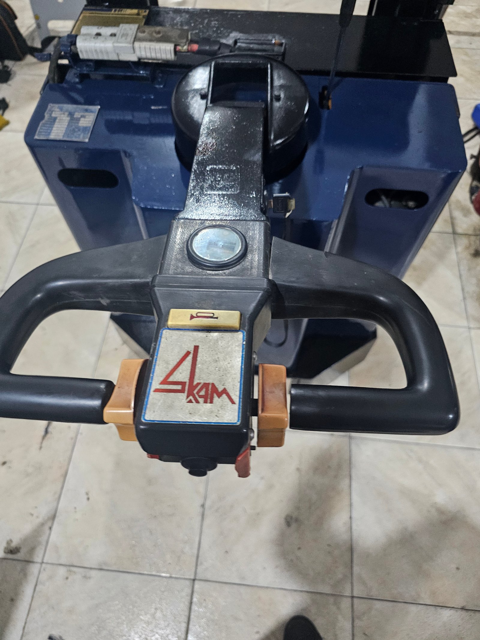 Empilhadeira Paleteira - Skam - EPR