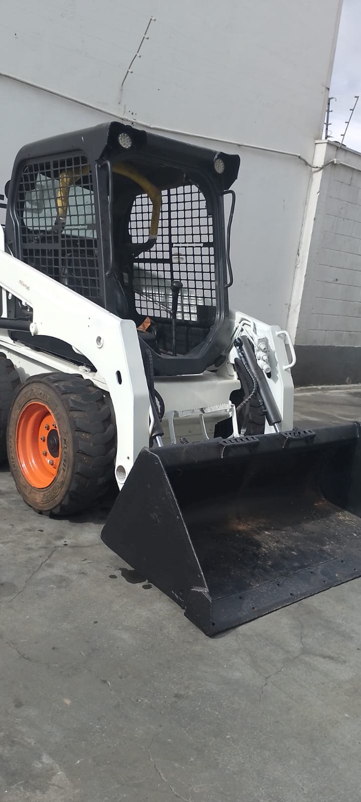 Mini Carregadeira - BobCat - S450