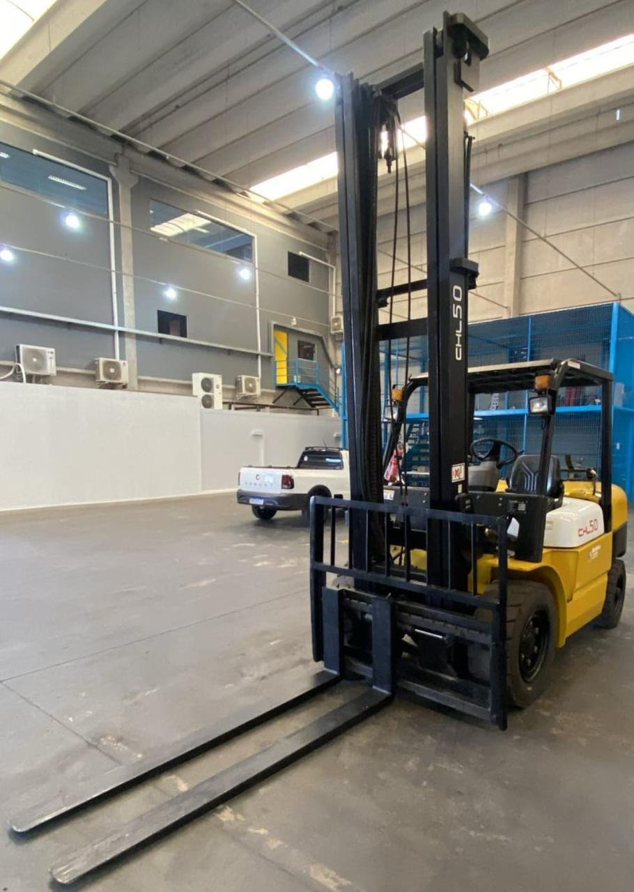 Empilhadeira Combustão - CHL - CPQD50