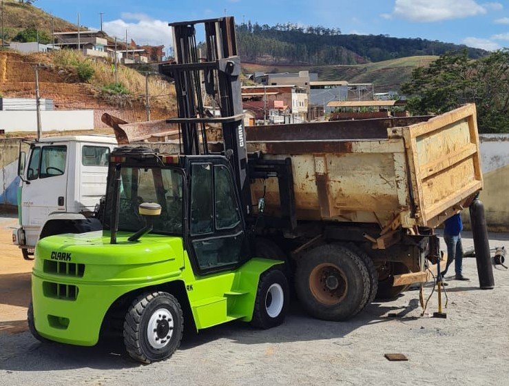 Empilhadeira Combustão - Clark - C70D