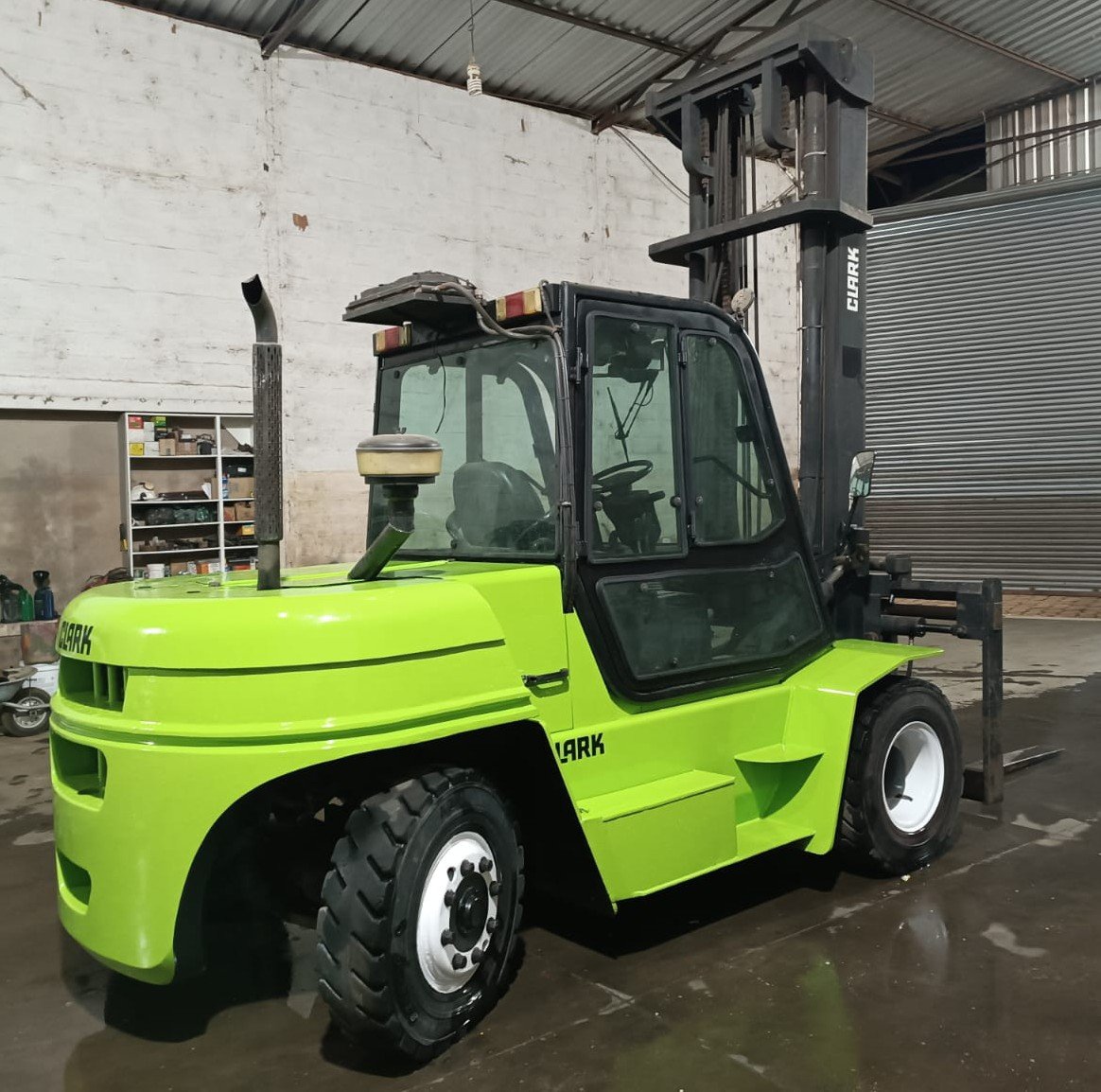 Empilhadeira Combustão - Clark - C70D