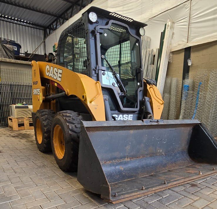 Mini Carregadeira - Case - SR175