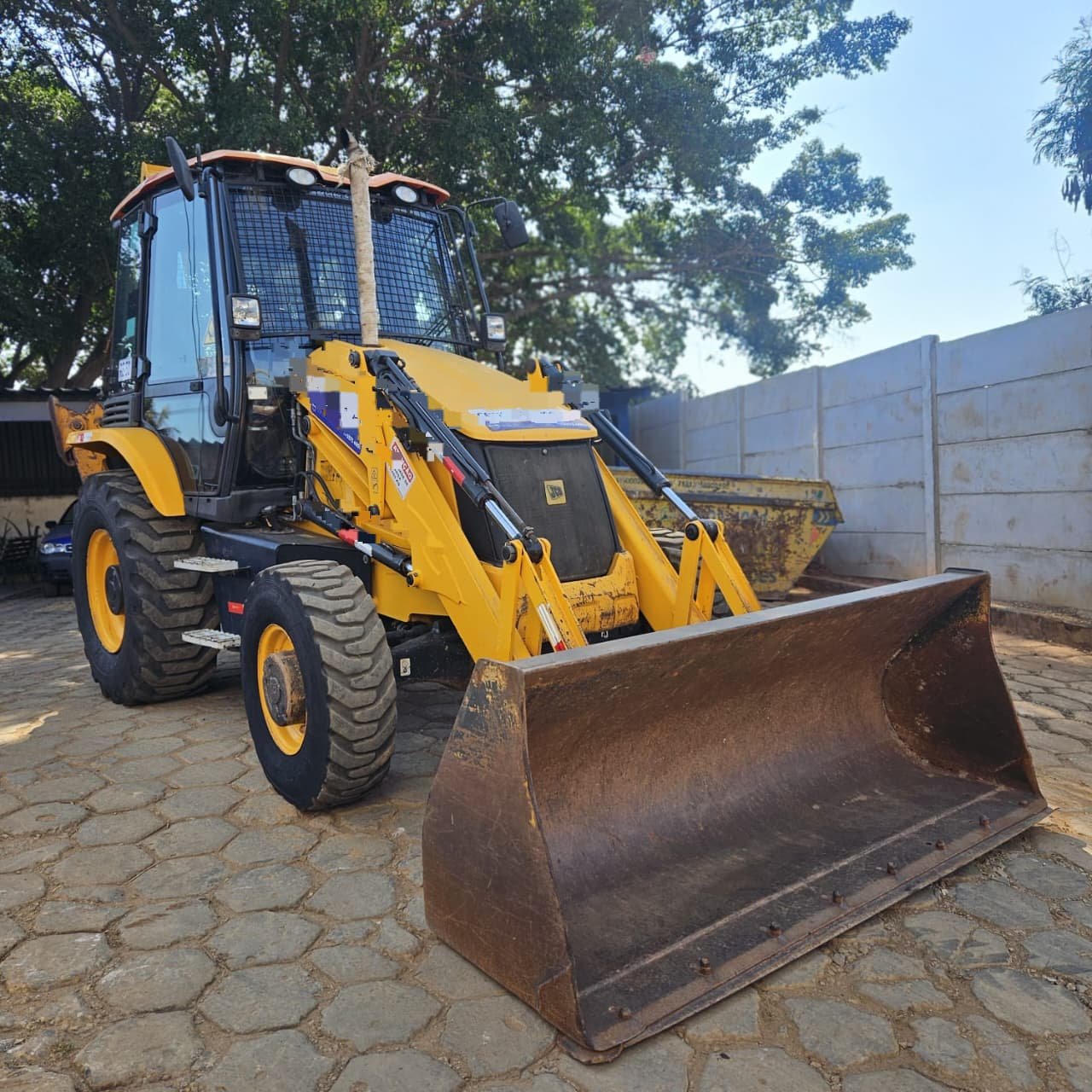 Retroescavadeira - JCB - 3CX