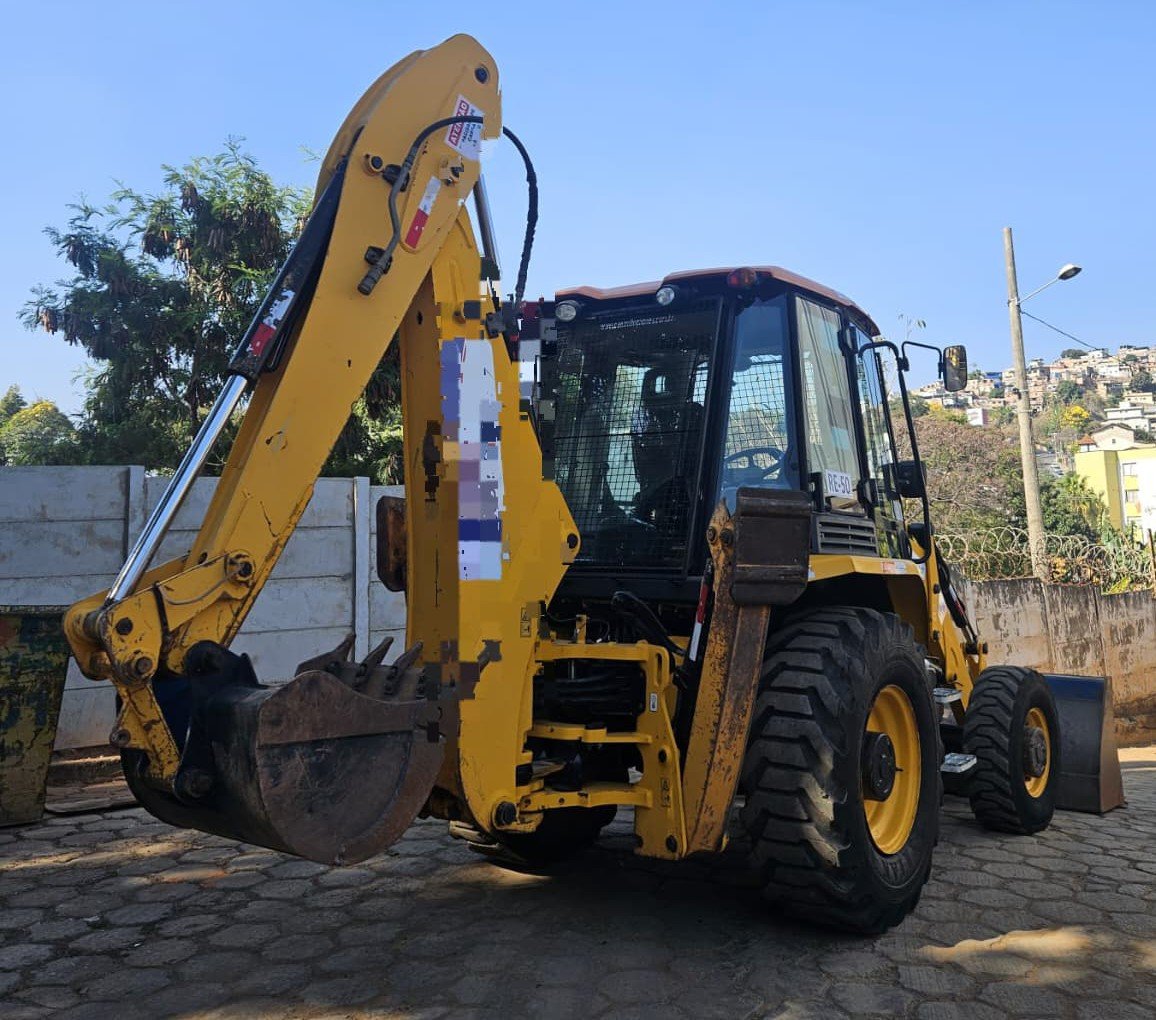 Retroescavadeira - JCB - 3CX