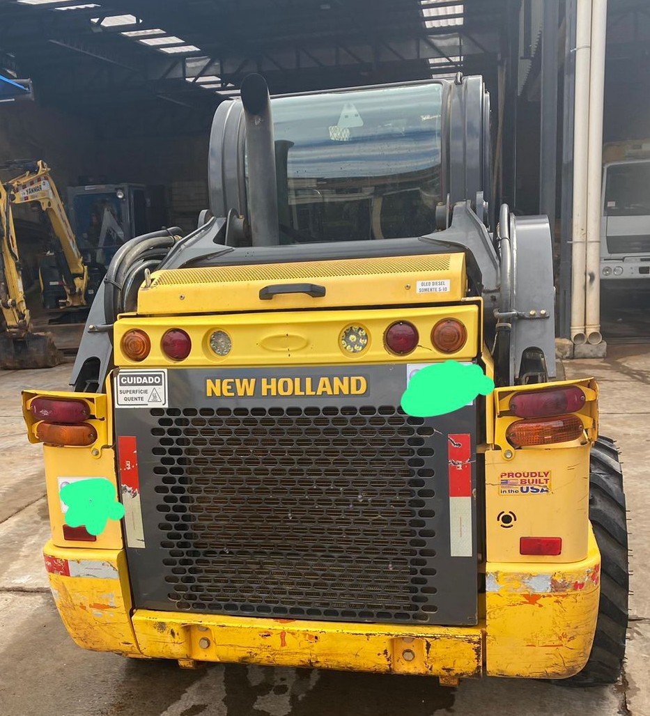 Mini Carregadeira - New Holland - L320