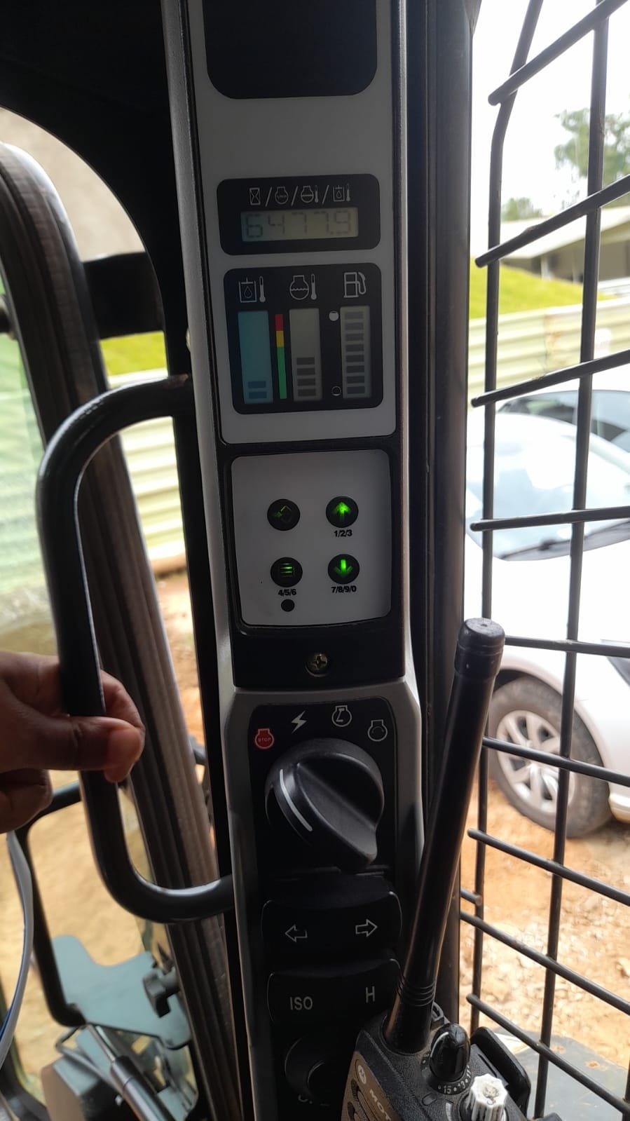 Mini Carregadeira - New Holland - L320