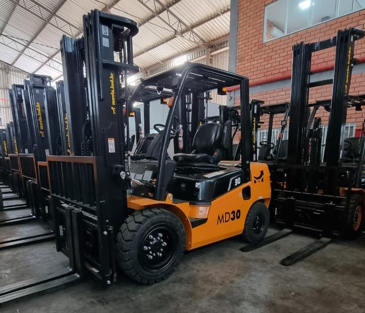 Empilhadeira Combustão - Movix - MD30