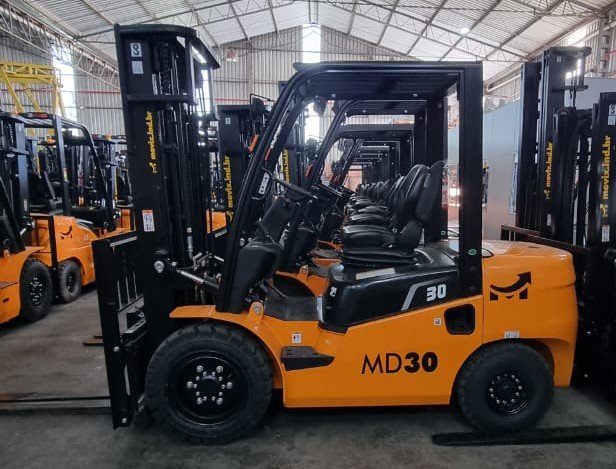Empilhadeira Combustão - Movix - MD30