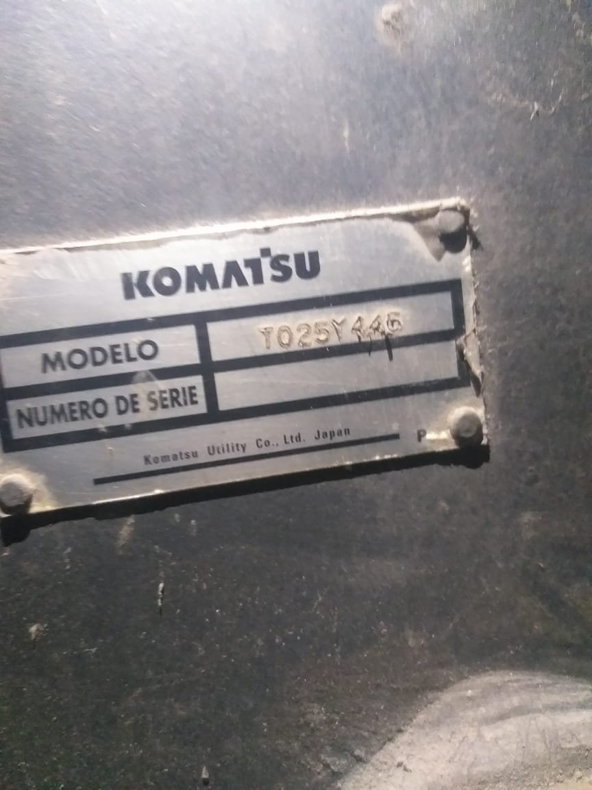 Empilhadeira Combustão - 02 Komatsu - FB25HB-11