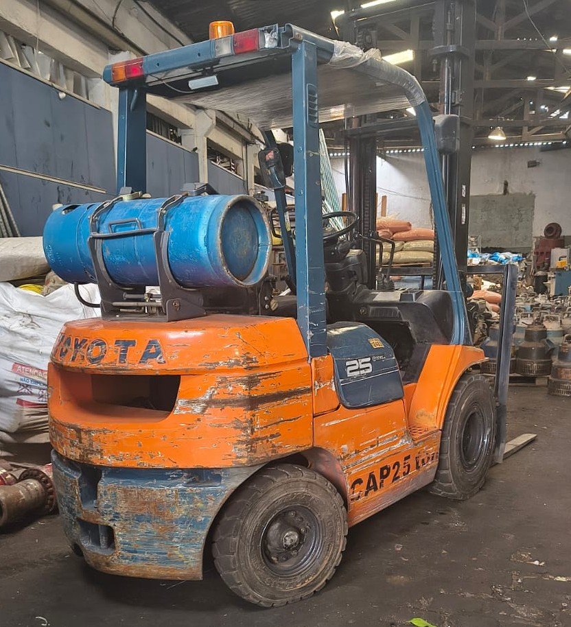 Empilhadeira Combustão - Toyota - 7FG25