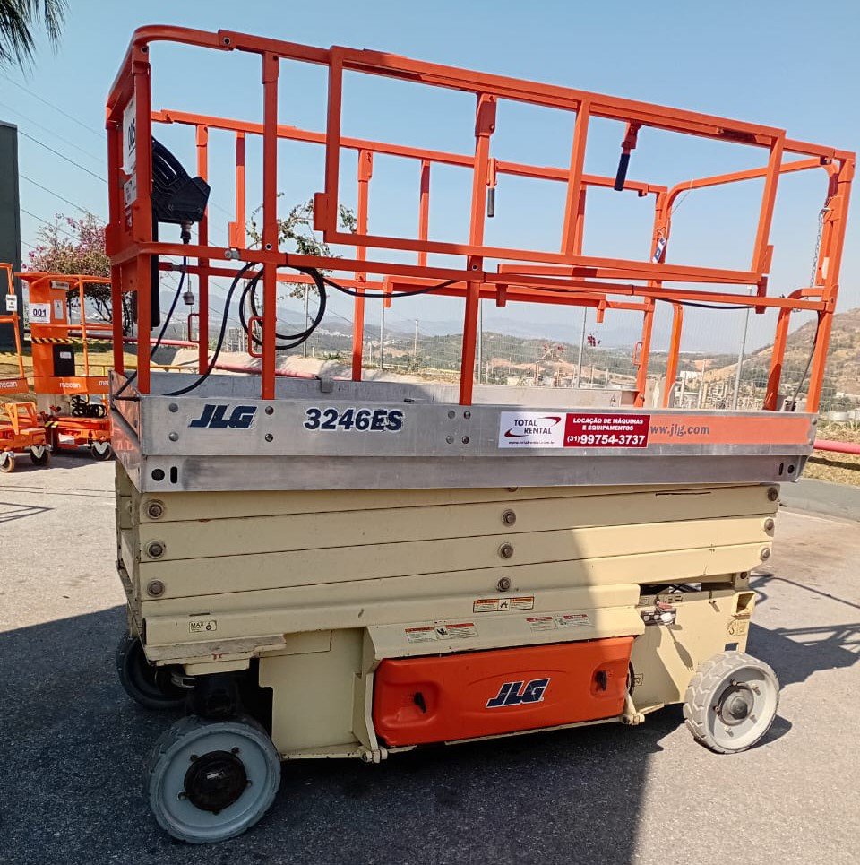 Plataforma Elevatória - JLG - 3246ES
