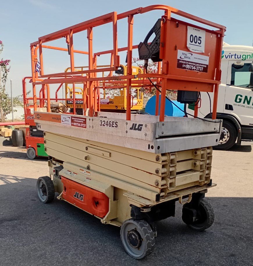 Plataforma Elevatória - JLG - 3246ES