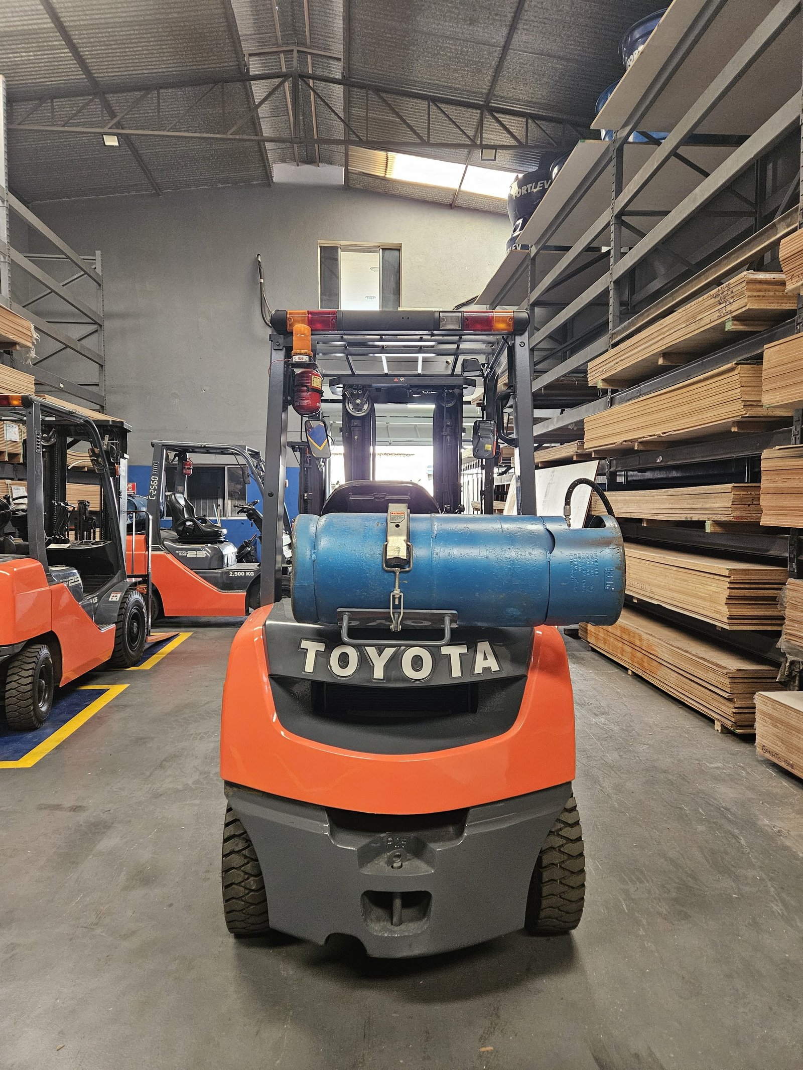 Empilhadeira Combustão - Toyota - 8FG25