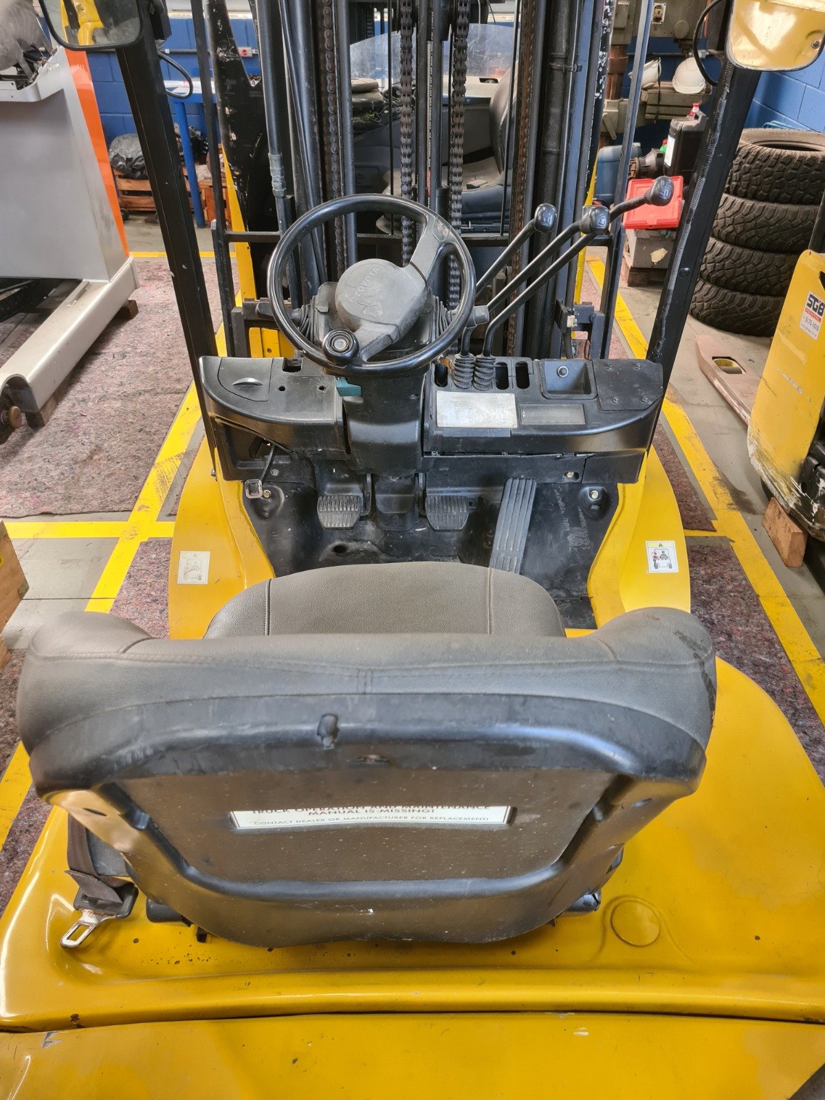 Empilhadeira Combustão - Toyota - 8FG25