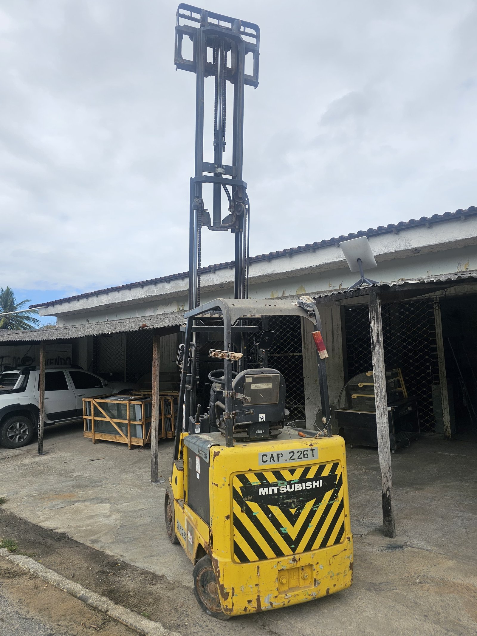 Empilhadeira Contrabalanceada - Mitsubishi - FB25