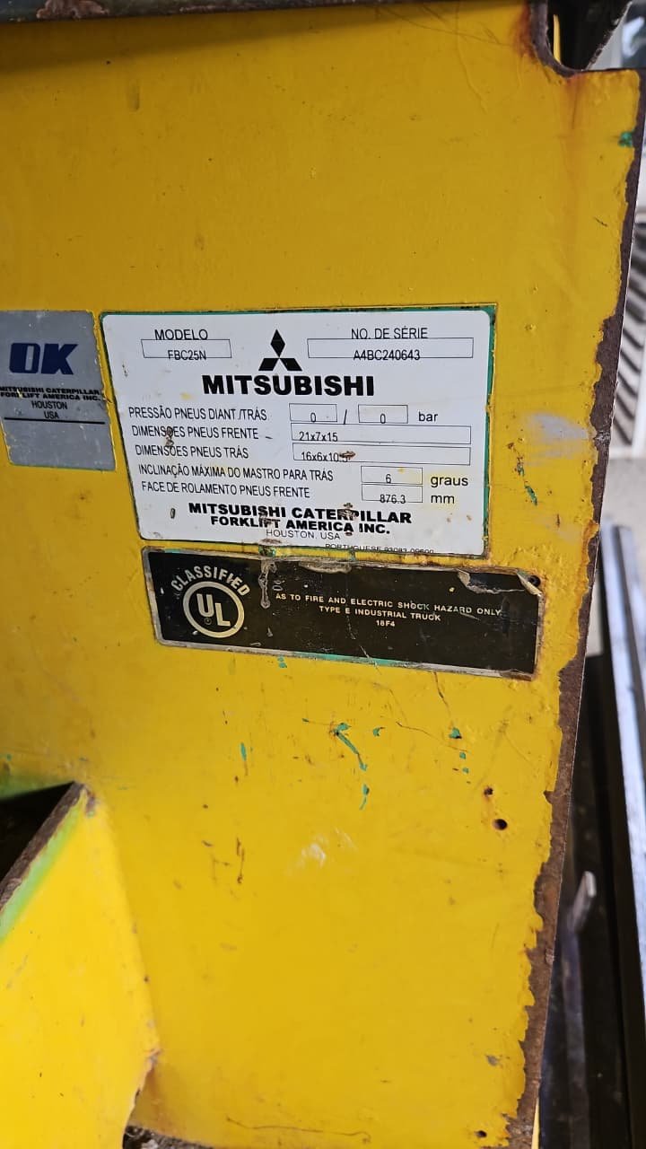 Empilhadeira Contrabalanceada - Mitsubishi - FB25