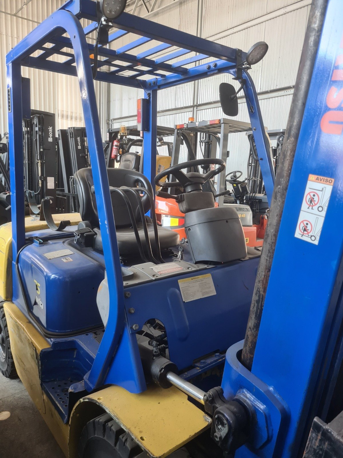 Empilhadeira Combustão - Komatsu - FG25