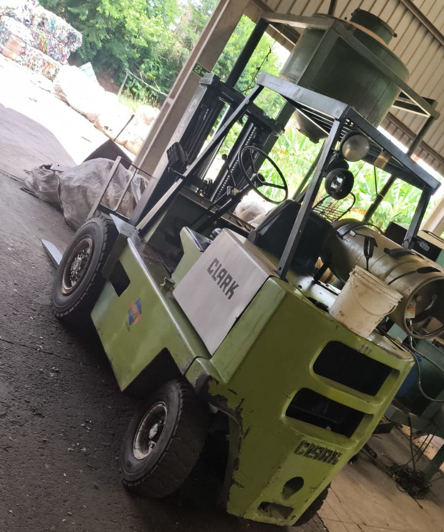 Empilhadeira Combustão - Clark - C300