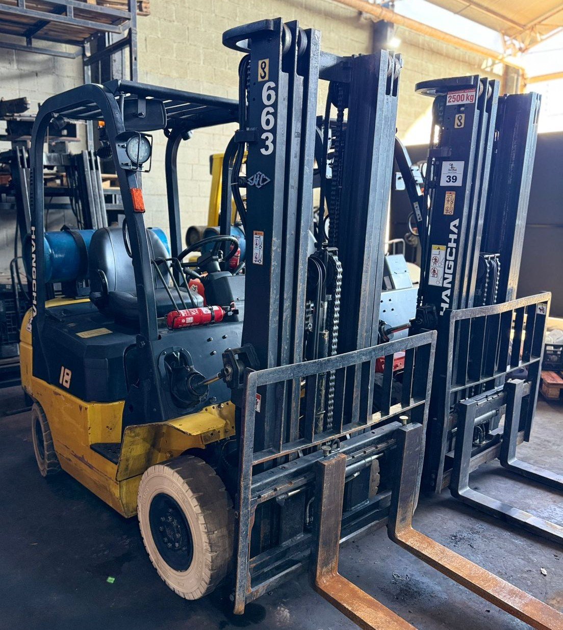 Empilhadeira Combustão - Hangcha - CPQD18