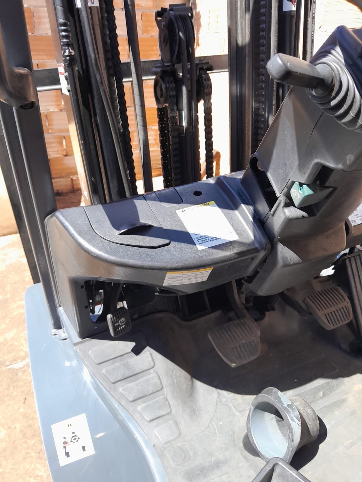 Empilhadeira Combustão - Toyota - 8FG25