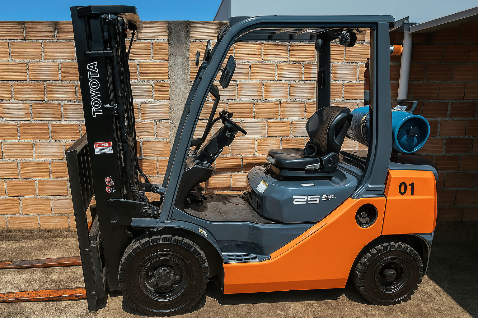 Empilhadeira Combustão - Toyota - 8FG25