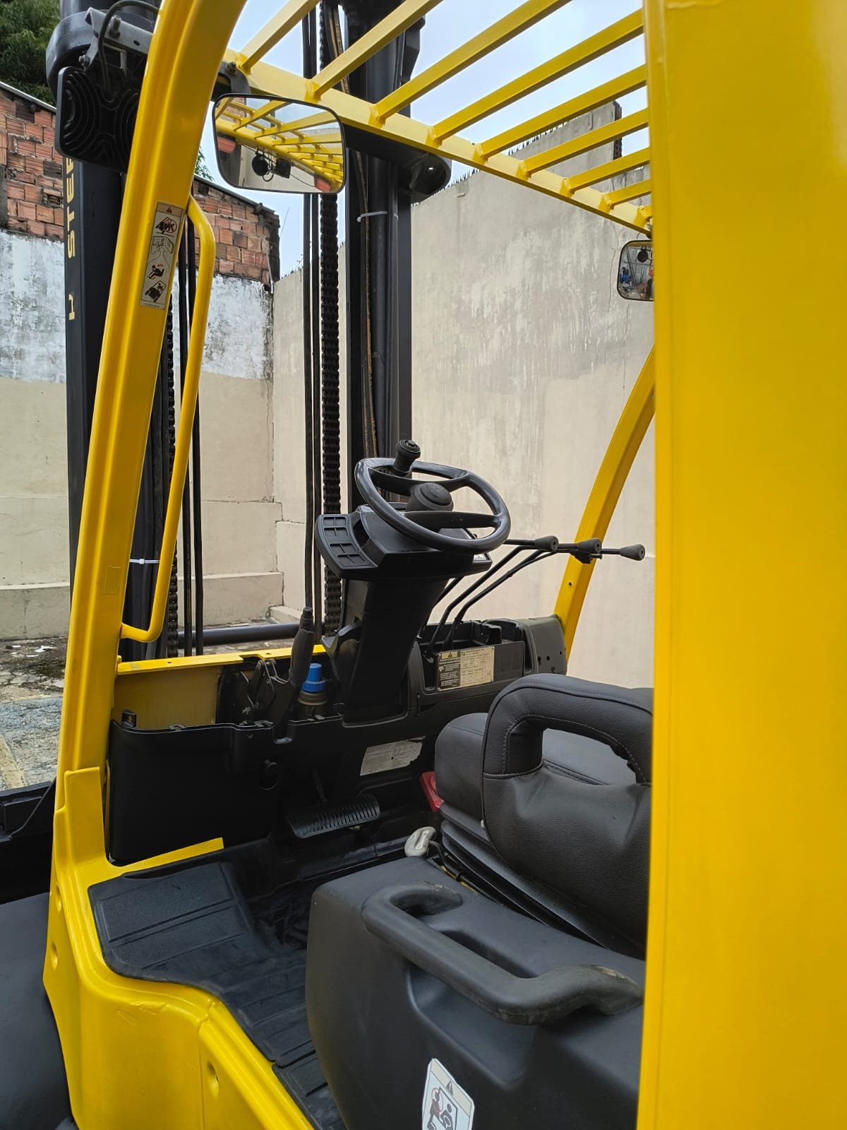 Empilhadeira Combustão - Hyster - H155FT