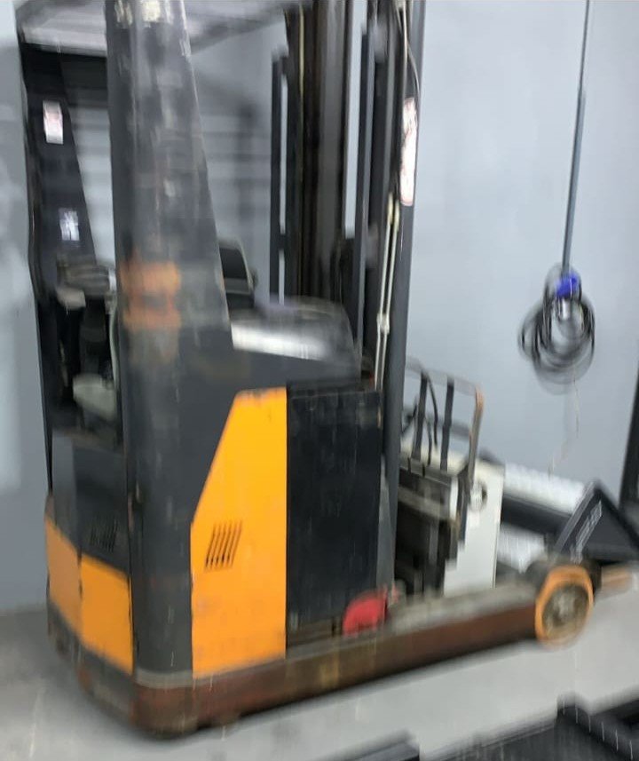 Empilhadeira Retrátil - Still - FME17