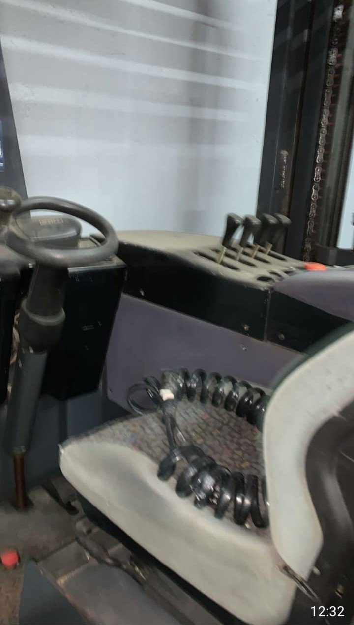 Empilhadeira Retrátil - Still - FME17